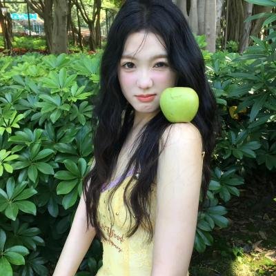 陪她一会儿封面